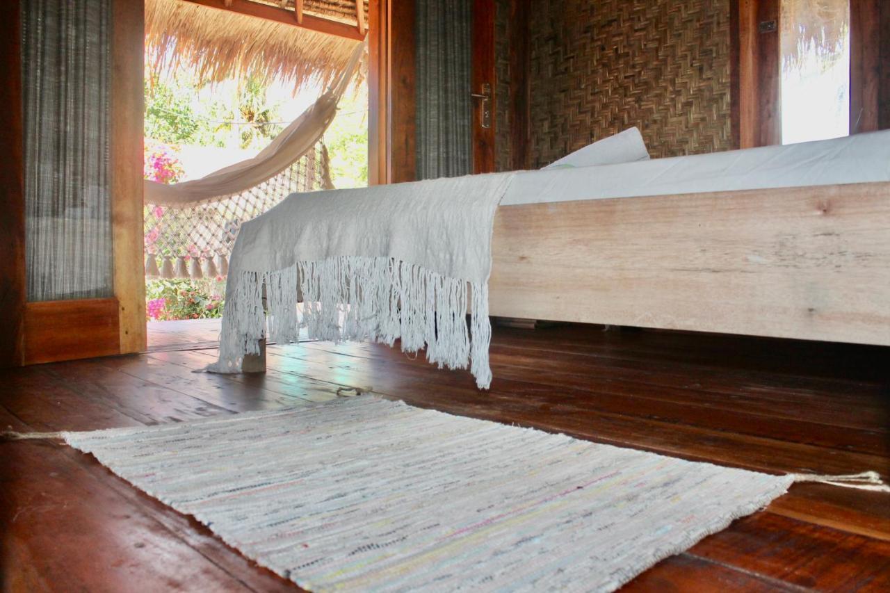Rumah Canaria Bungalow Gili Trawangan Esterno foto