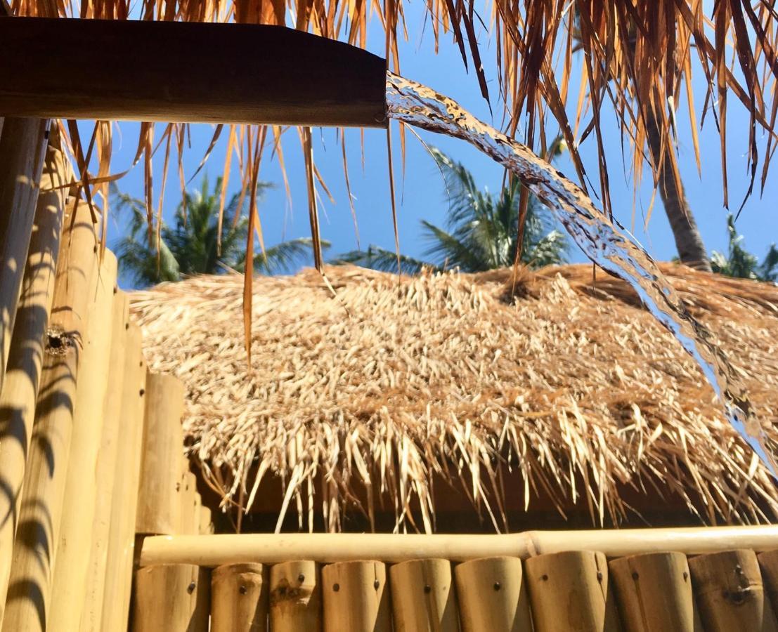 Rumah Canaria Bungalow Gili Trawangan Esterno foto