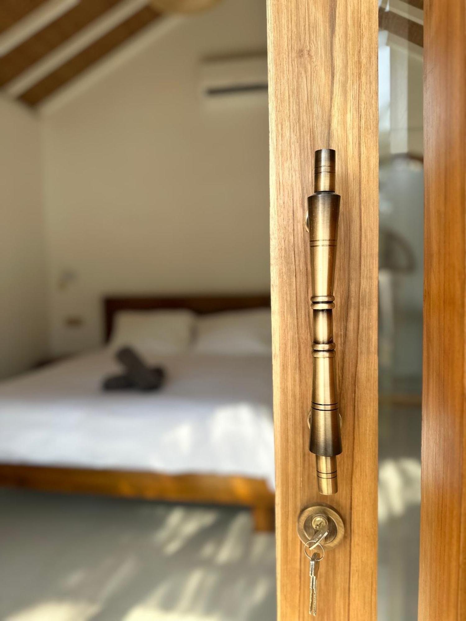 Rumah Canaria Bungalow Gili Trawangan Esterno foto